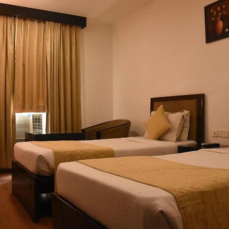 Clarks Inn Kaushambi Ghaziabad Exterior photo