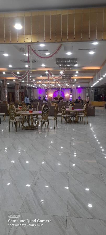 Clarks Inn Kaushambi Ghaziabad Exterior photo