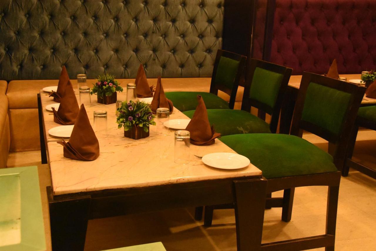 Clarks Inn Kaushambi Ghaziabad Exterior photo