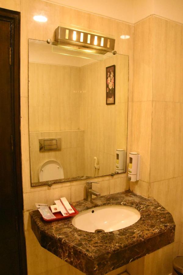 Clarks Inn Kaushambi Ghaziabad Exterior photo