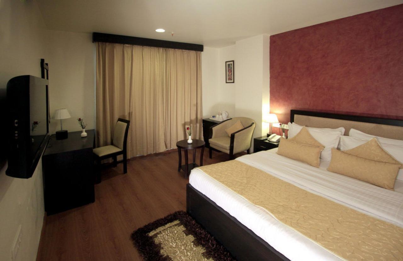 Clarks Inn Kaushambi Ghaziabad Exterior photo