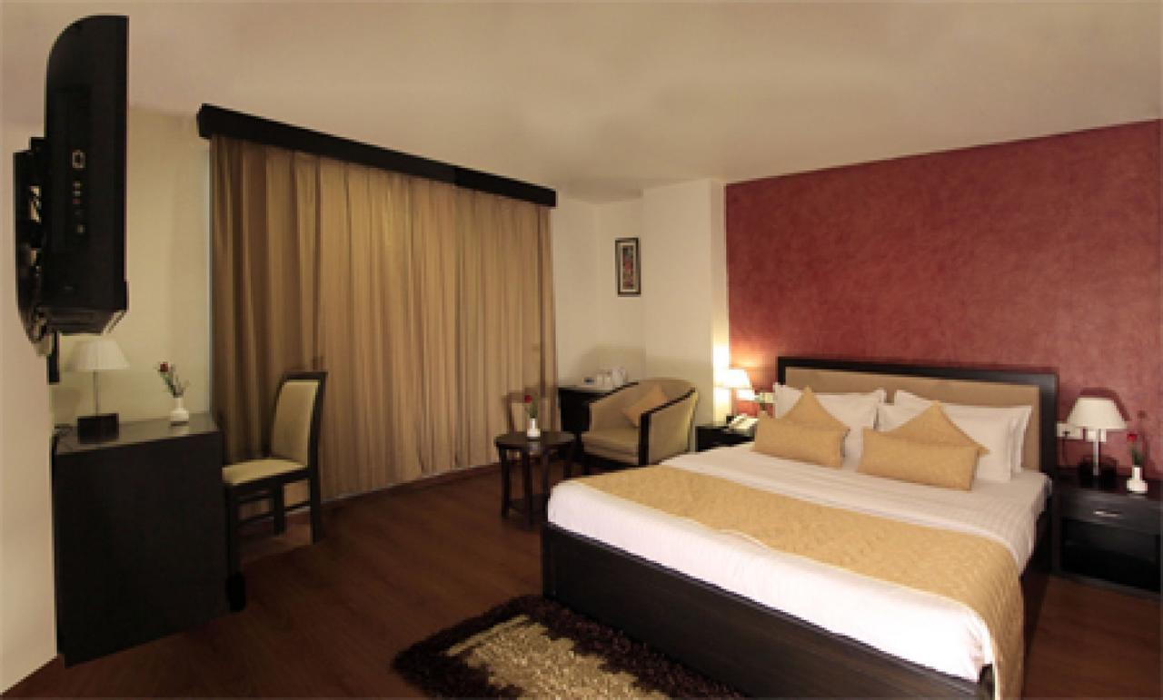 Clarks Inn Kaushambi Ghaziabad Exterior photo