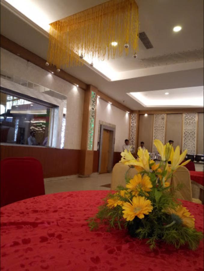 Clarks Inn Kaushambi Ghaziabad Exterior photo